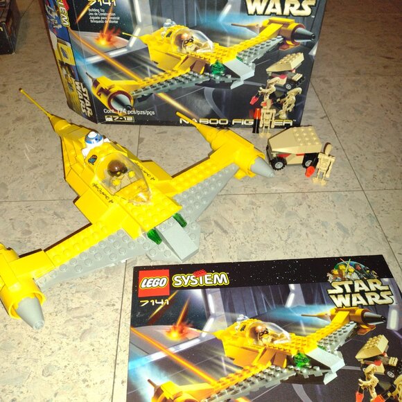 Like New Lego Star Wars Naboo Fighter, R2D2, with original box & instructions - Picture 13 of 13